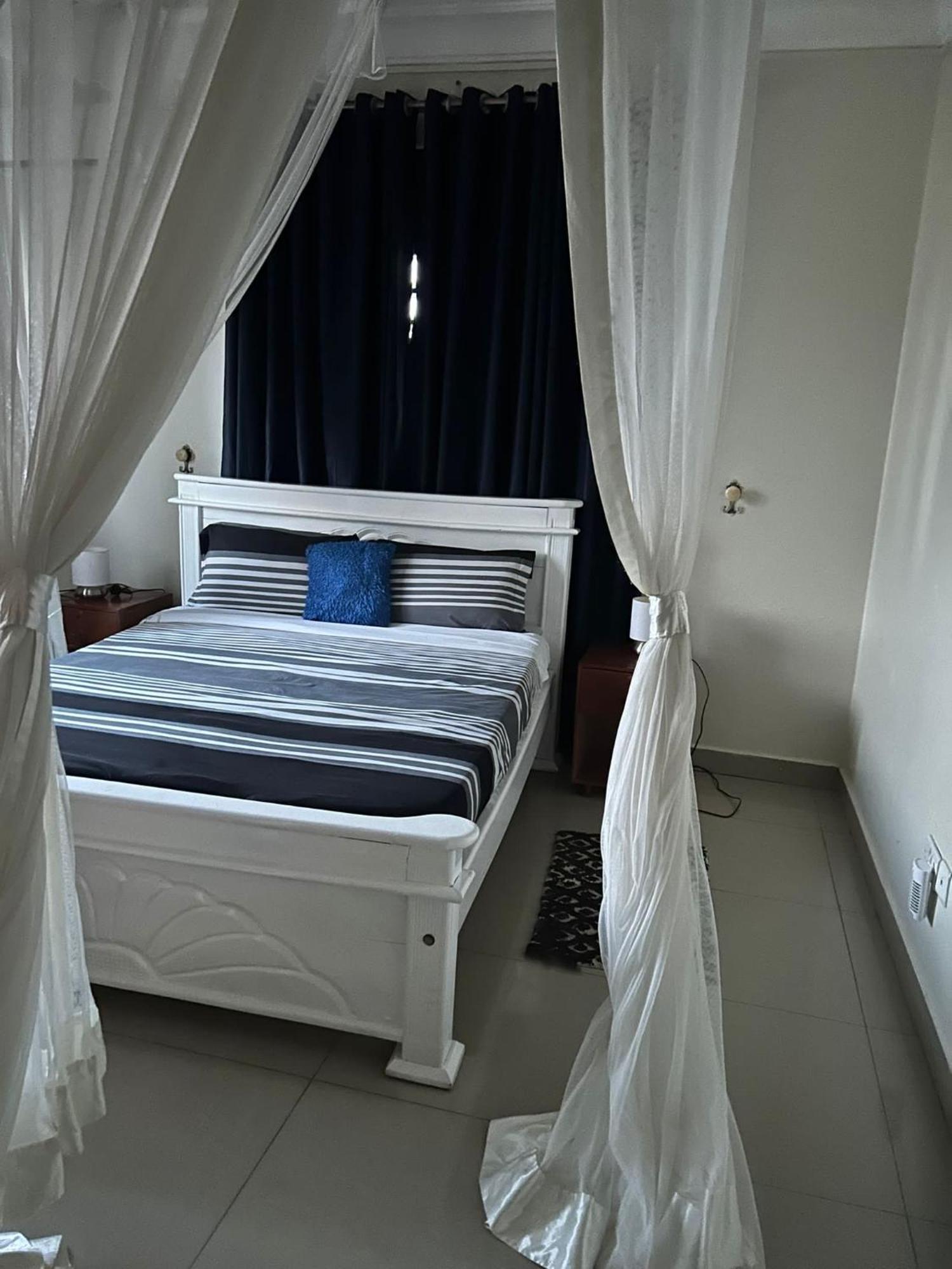 The Abode Apartments Lake View & Breakfast Suite Near Beach Entebbe Exterior photo