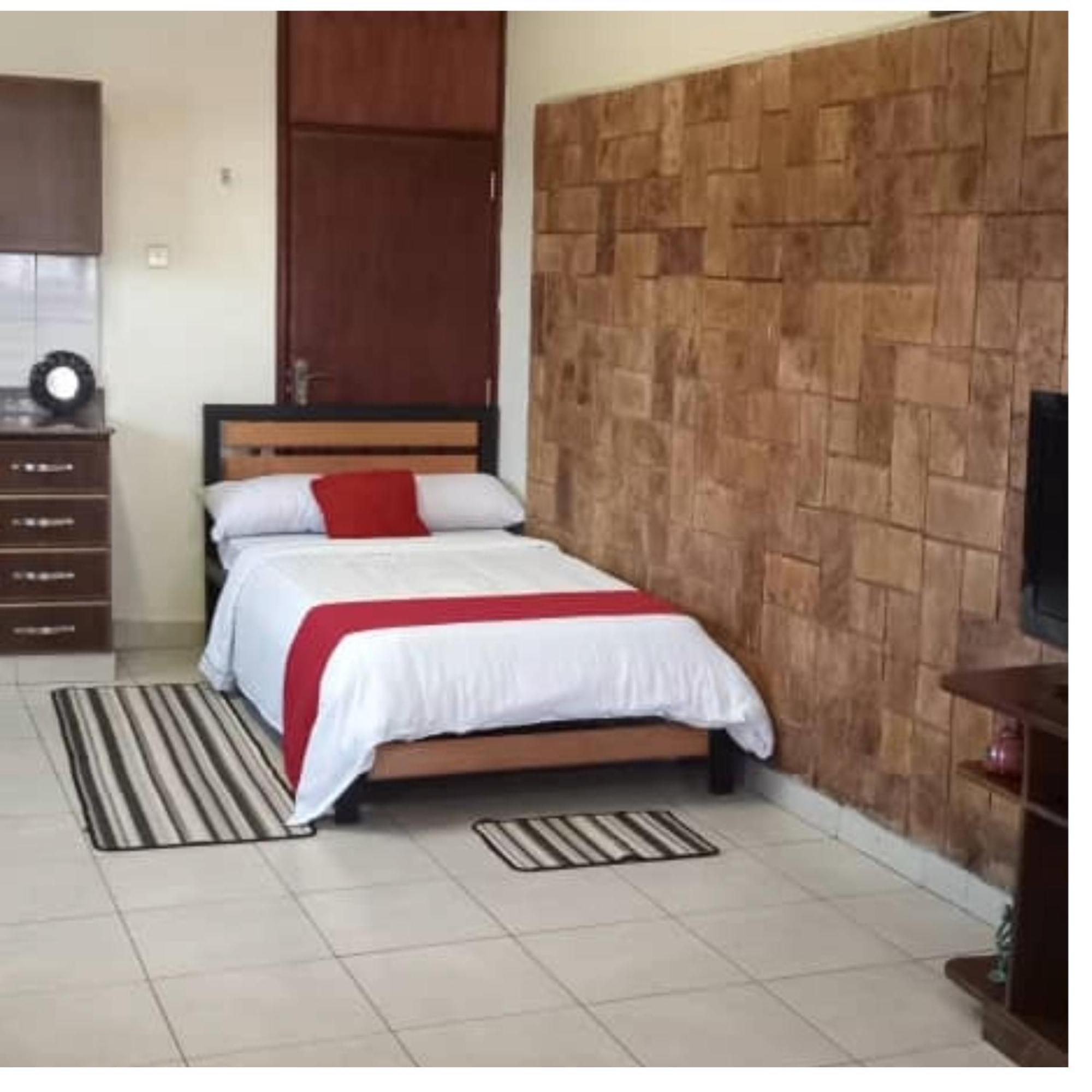 The Abode Apartments Lake View & Breakfast Suite Near Beach Entebbe Exterior photo