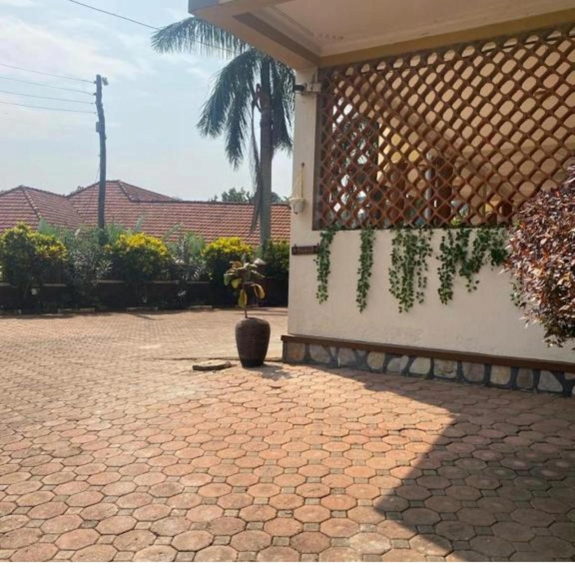The Abode Apartments Lake View & Breakfast Suite Near Beach Entebbe Exterior photo