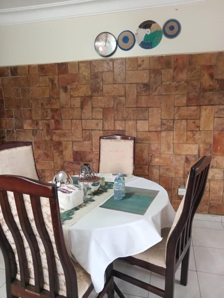 The Abode Apartments Lake View & Breakfast Suite Near Beach Entebbe Exterior photo